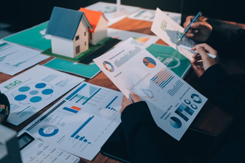 Distribuye tu portafolio entre acciones, bonos y más