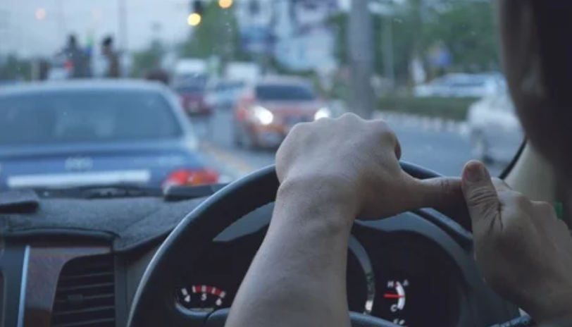 Cómo conducir de forma eficiente durante trayectos urbanos diarios